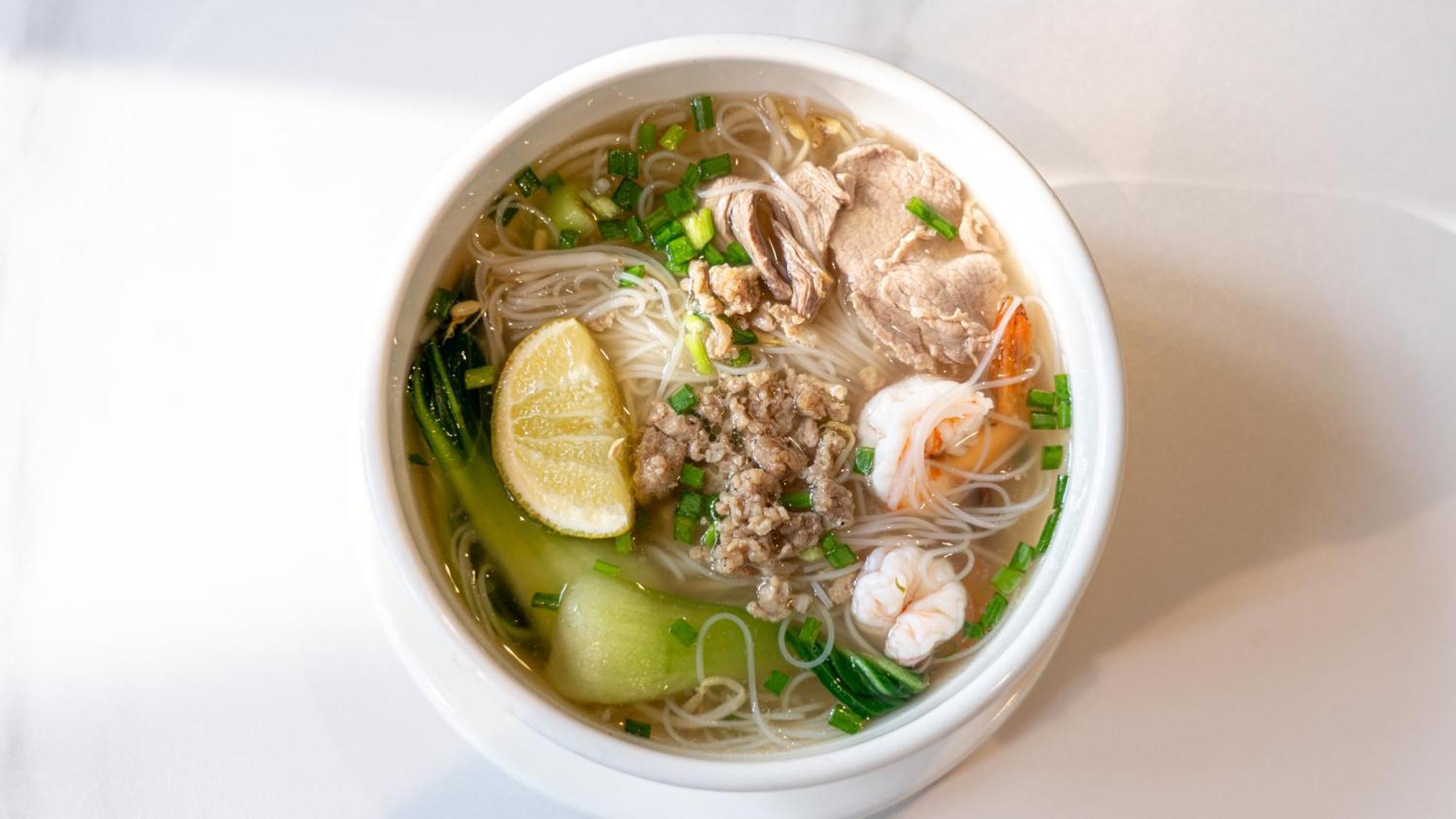 Готель Maxx Phnom Penh Downtown By H World Екстер'єр фото